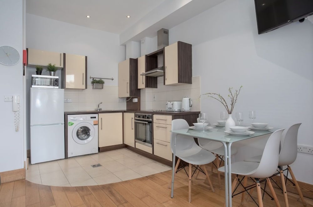 Eden Apartments Belfast 35/50