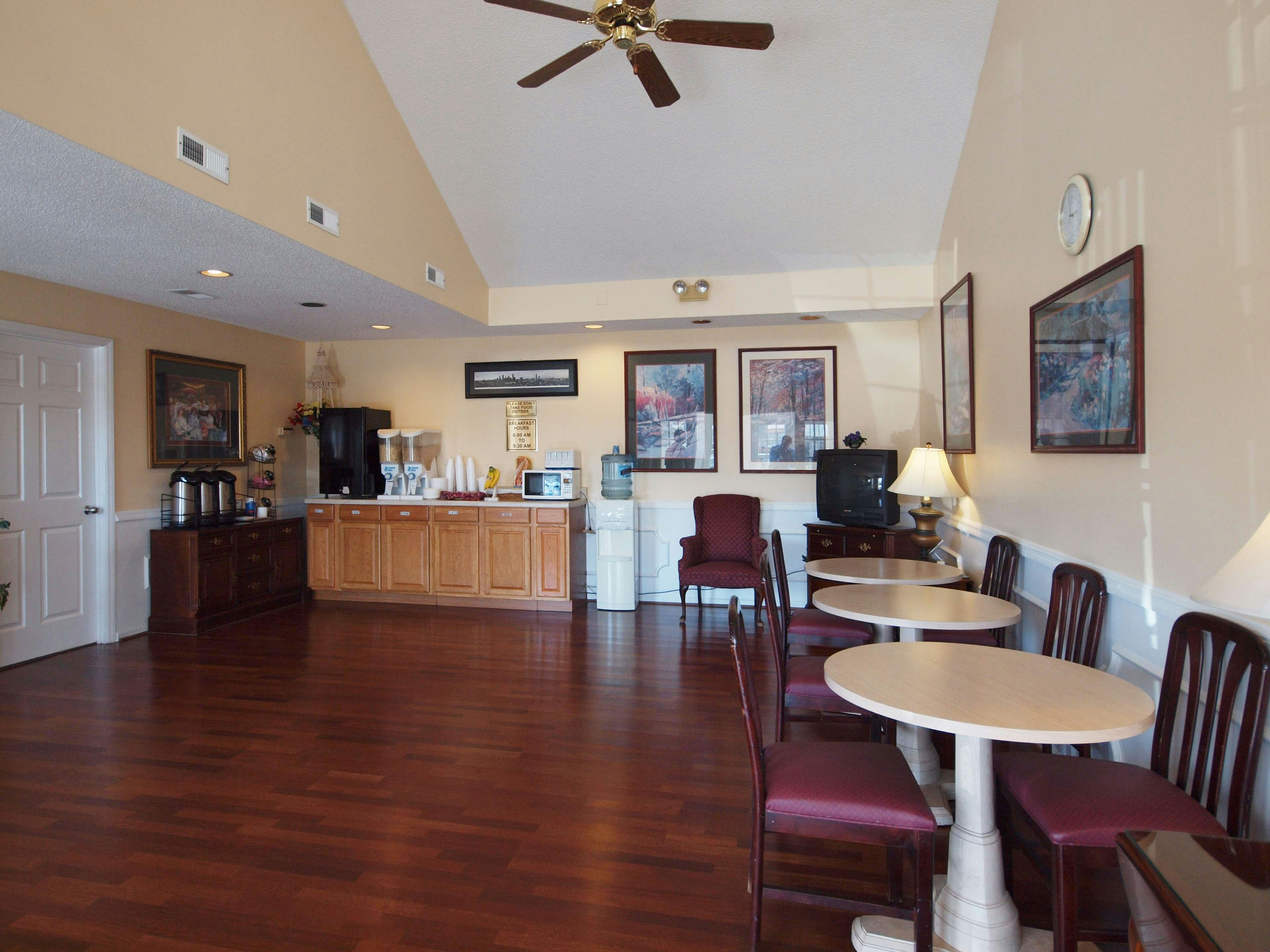 Western Motel 12/41