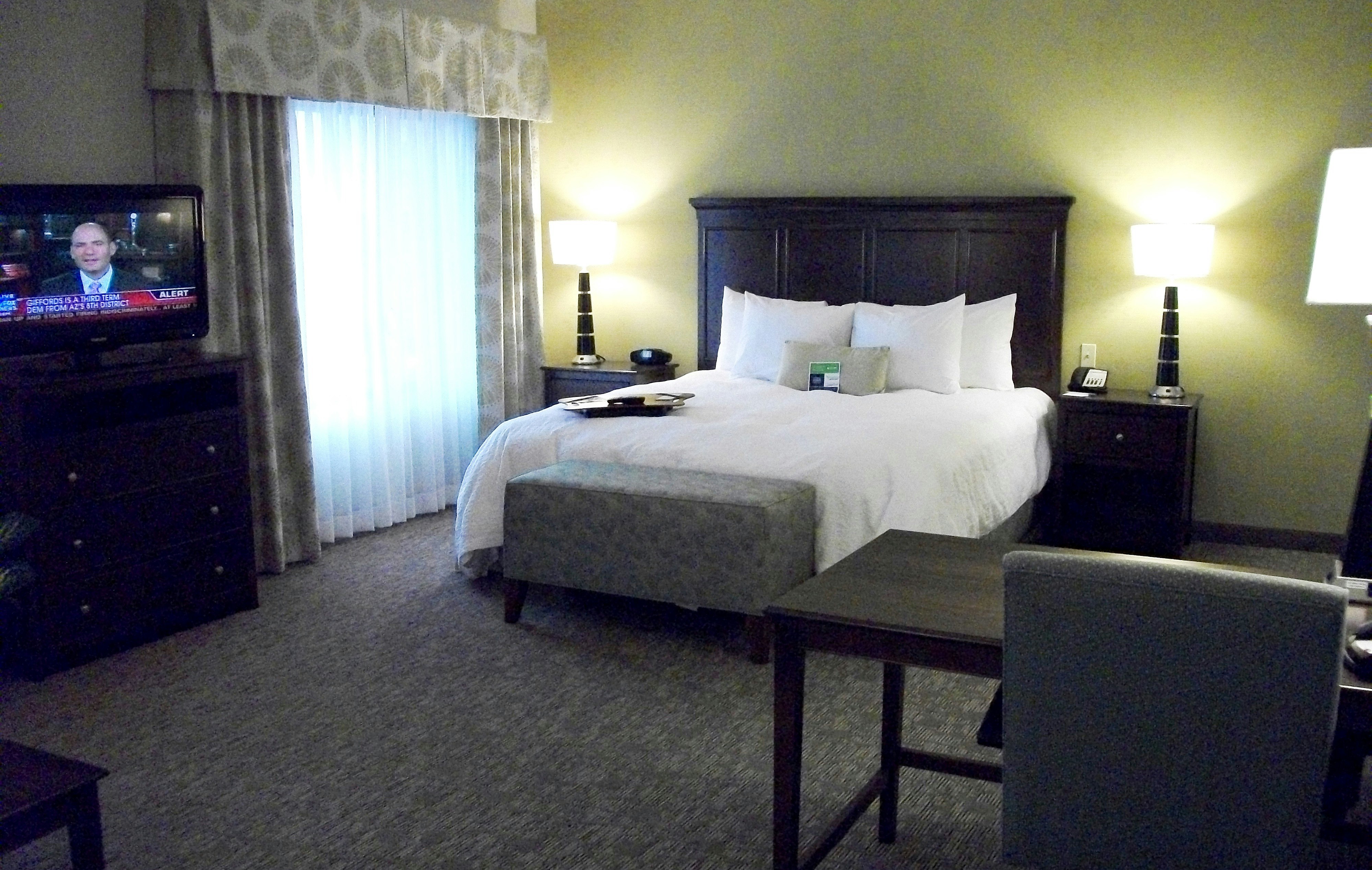 استوديو بسرير كينج مع أريكة، Hampton Inn Suites Manteca 2/10