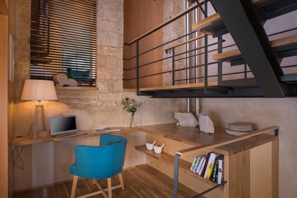 Neoria Houses 32/50