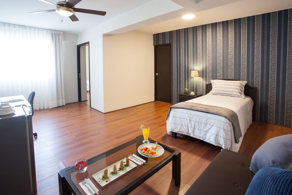 HOTEL SANTA CRUZ 33/60