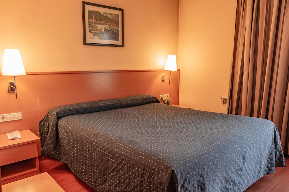 Hotel J. Balmes Vic 5/20