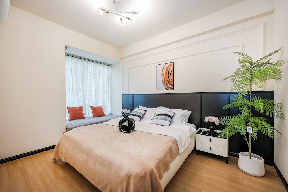 Baihong Riverview Drone Show Apartment 14/50