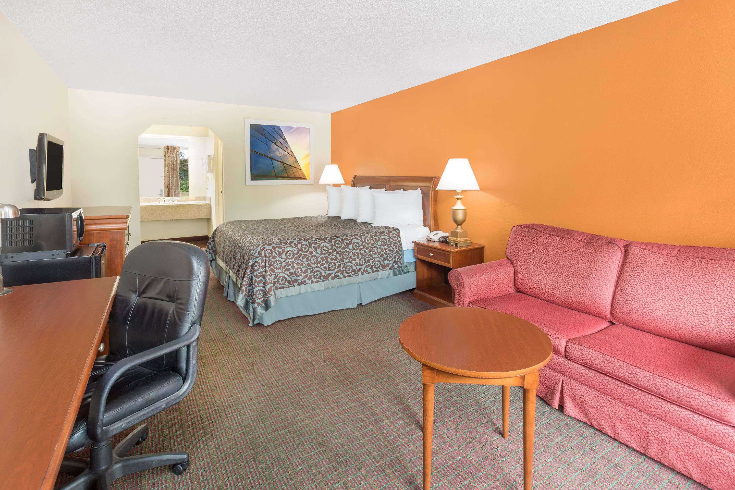 Days Inn By Wyndham Orangeburg South 9/17