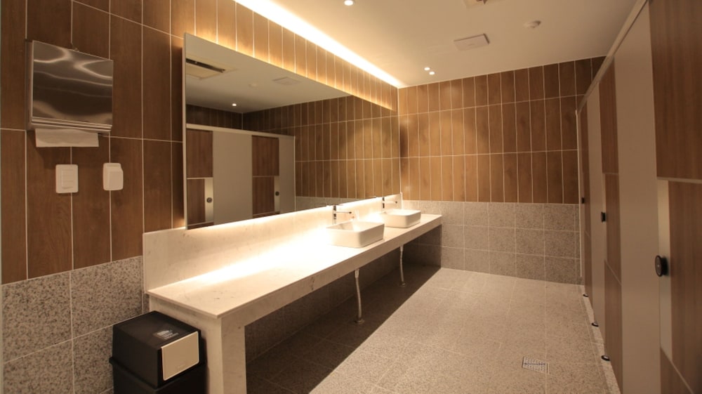 141 Mini Hotel 8/46