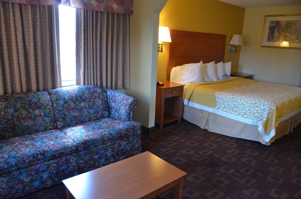 Days Inn by Wyndham Nashville Airport 9/26