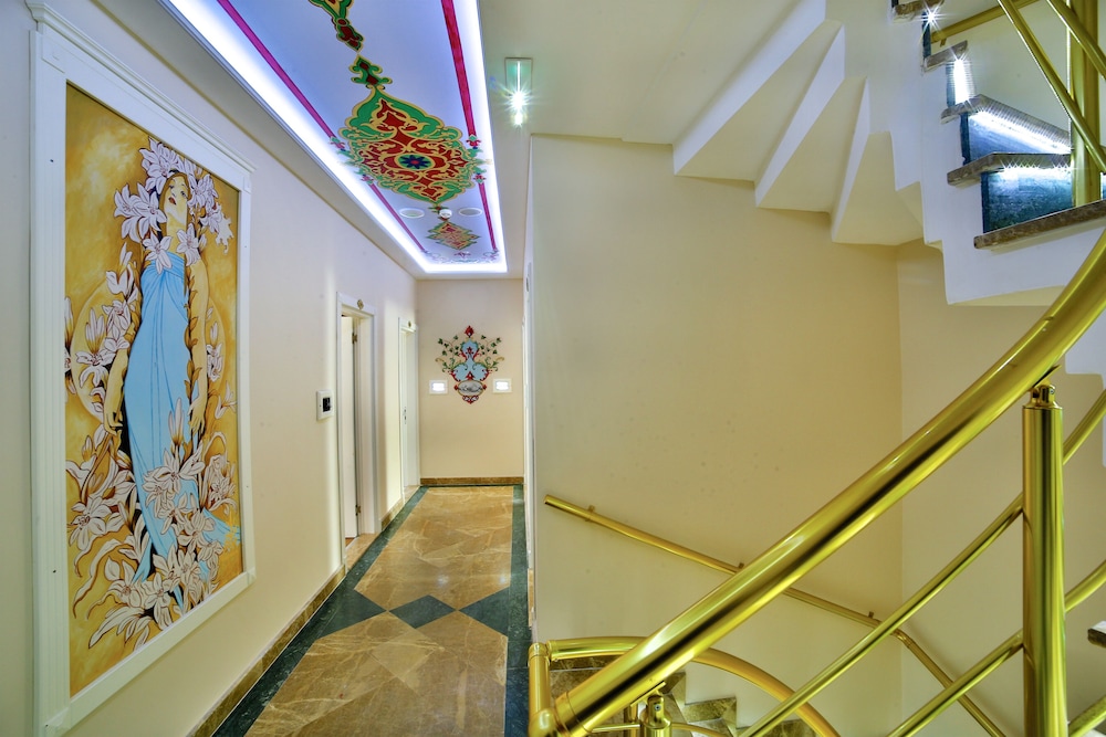 Seven Hills Palace & Spa 12/72