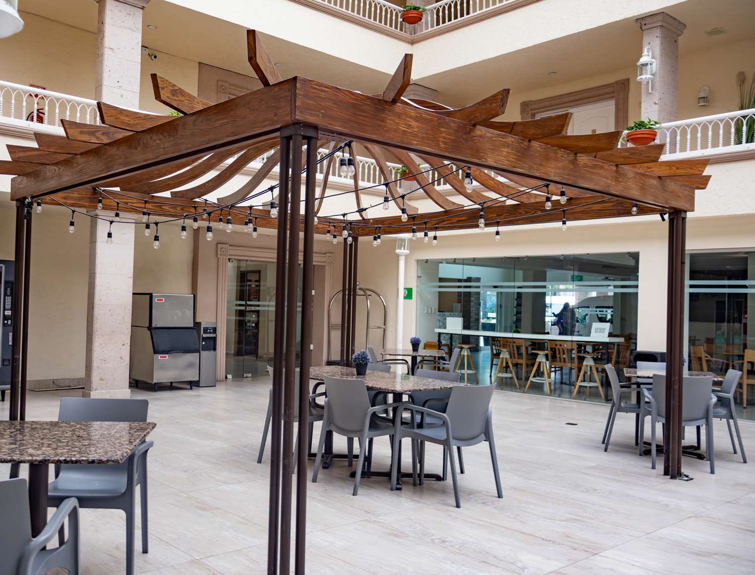 Best Western Plus Monterrey Colon 13/17