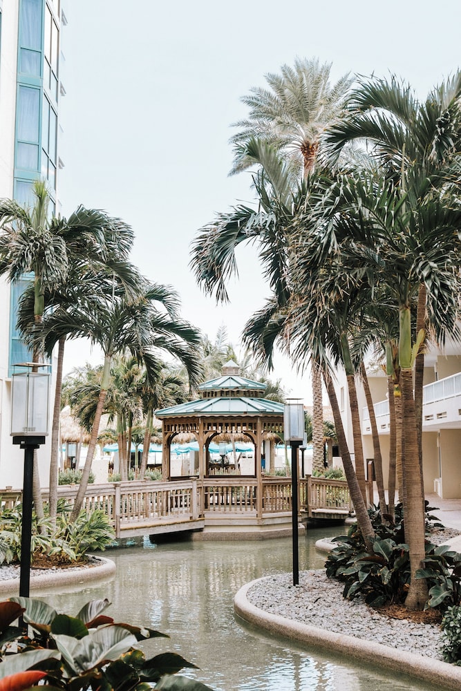 Lido Beach Resort 45/50