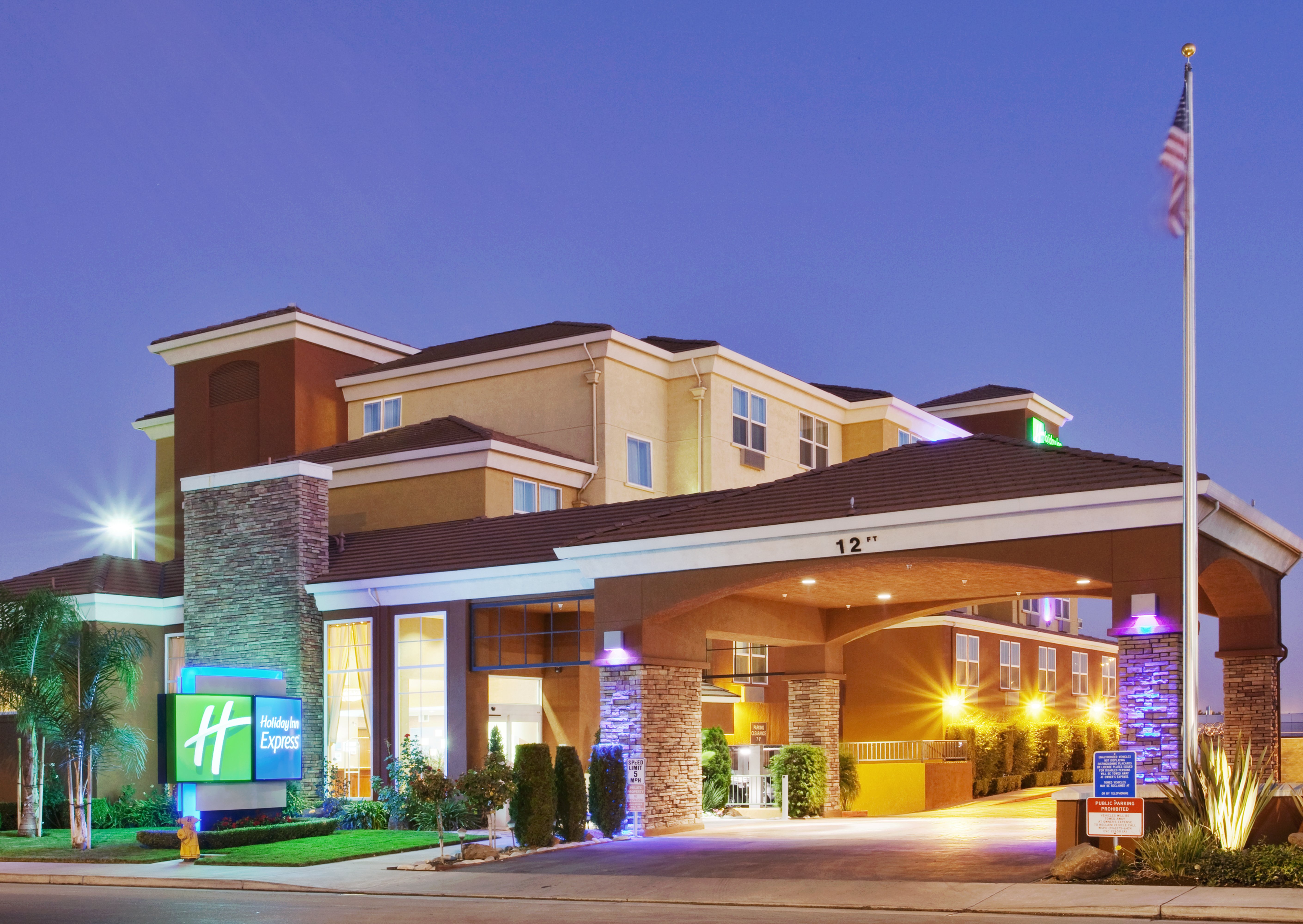 Holiday Inn Express West Sacramento 2/39