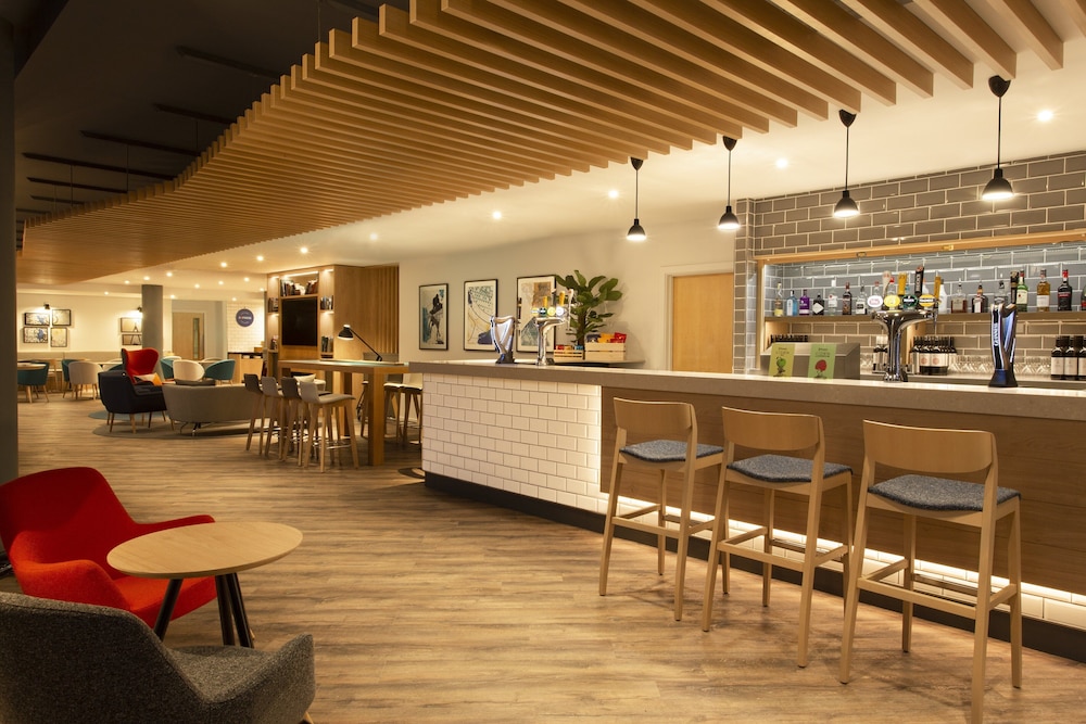 Holiday Inn Express Cheltenham 9/58