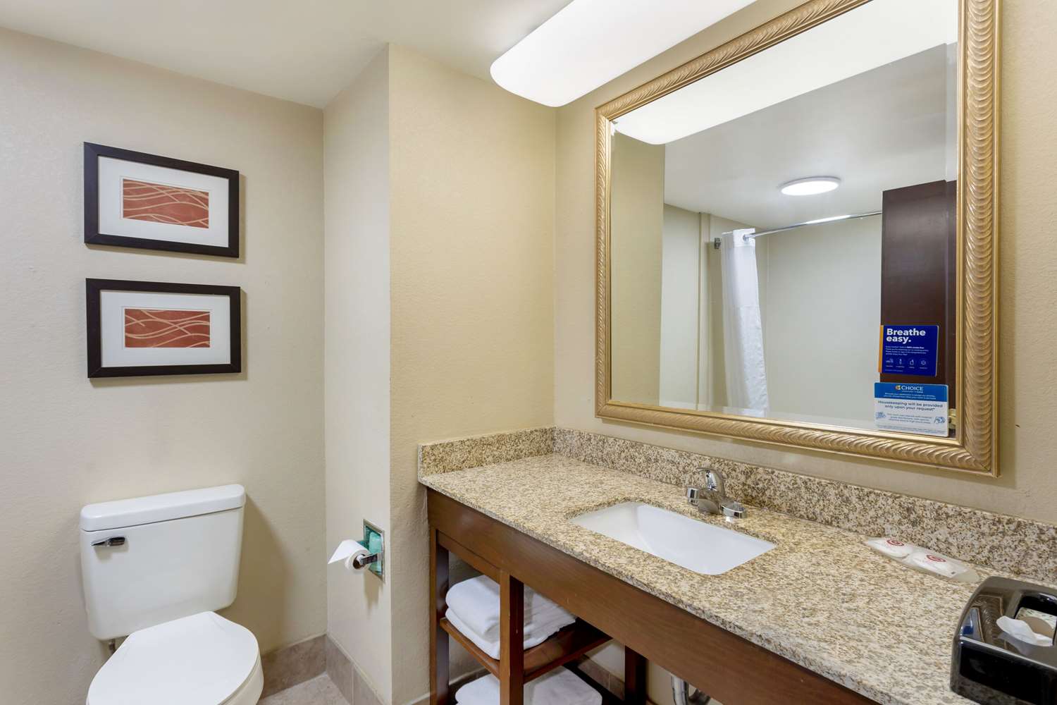 Comfort Inn & Suites Carneys Point - Pennsville 33/35