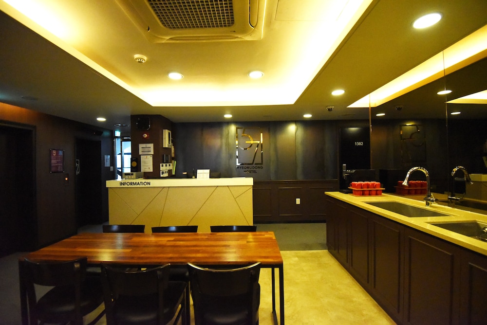 57 Myeongdong Hostel 8/66