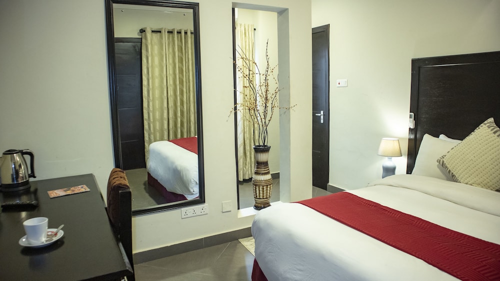 Ssnit Guest House 12/37