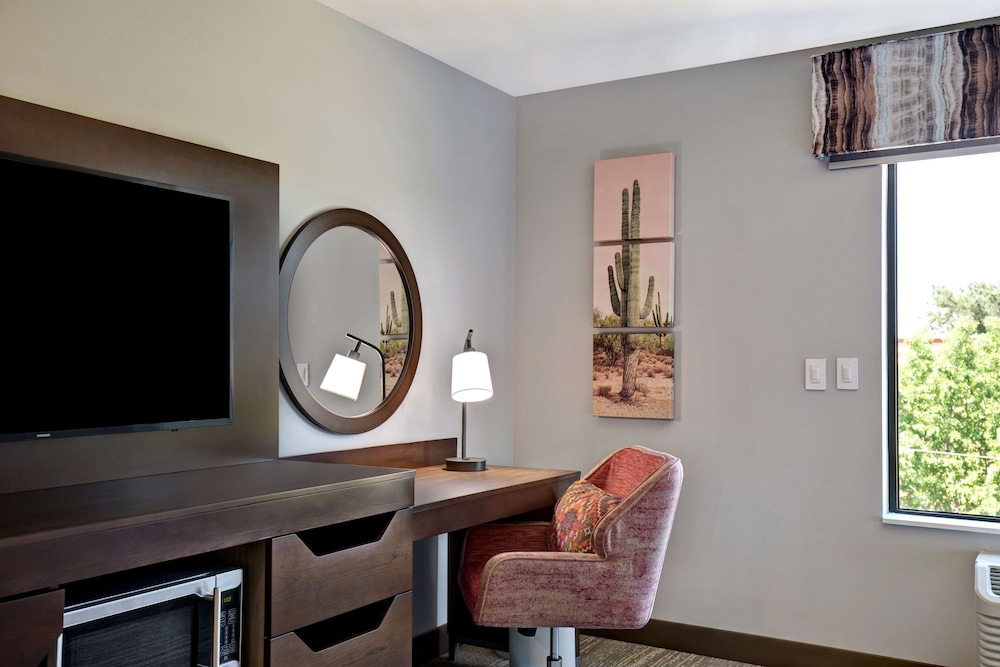 Hampton Inn Santa Fe South Nm 38/52