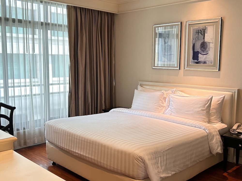 2 BEDROOMS, SUITE, 2 BATHROOMS