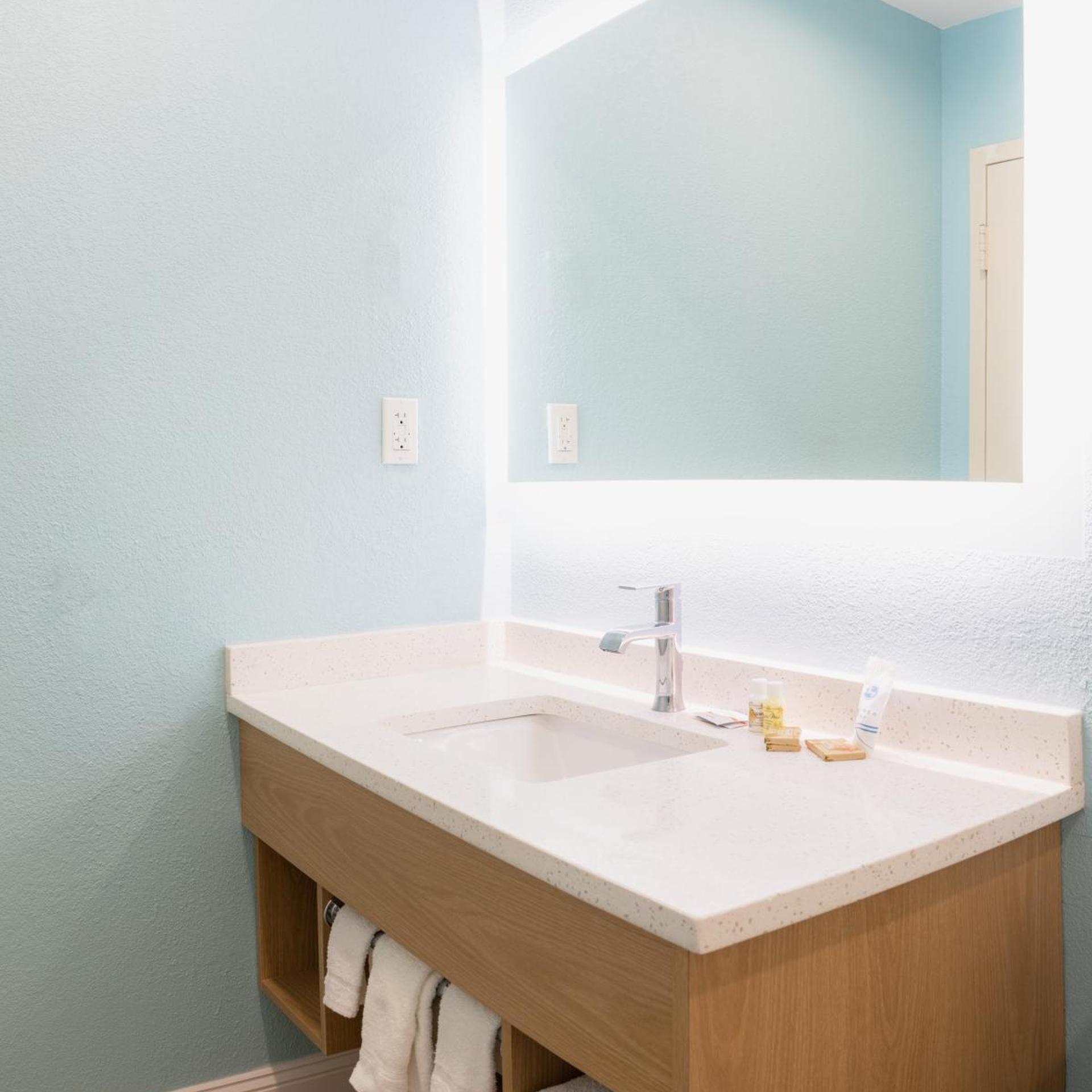 Dunes Inn and Suites 25/29