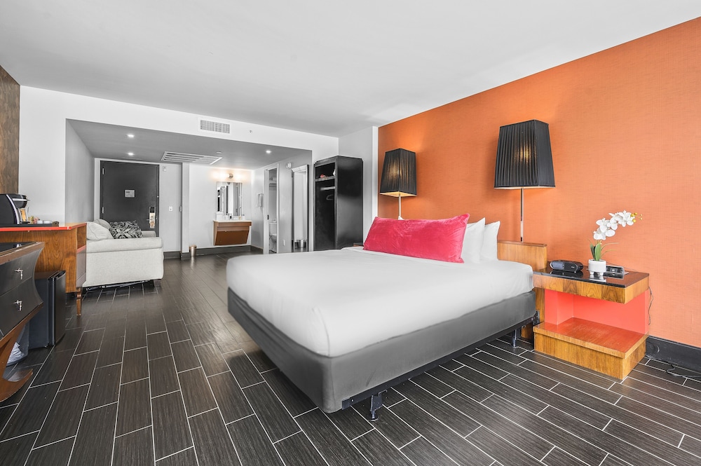 2 BEDROOMS, SUPERIOR, BALCONY