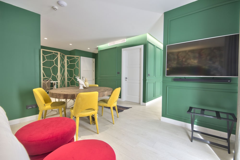 Holm Hotel And Spa 66/76