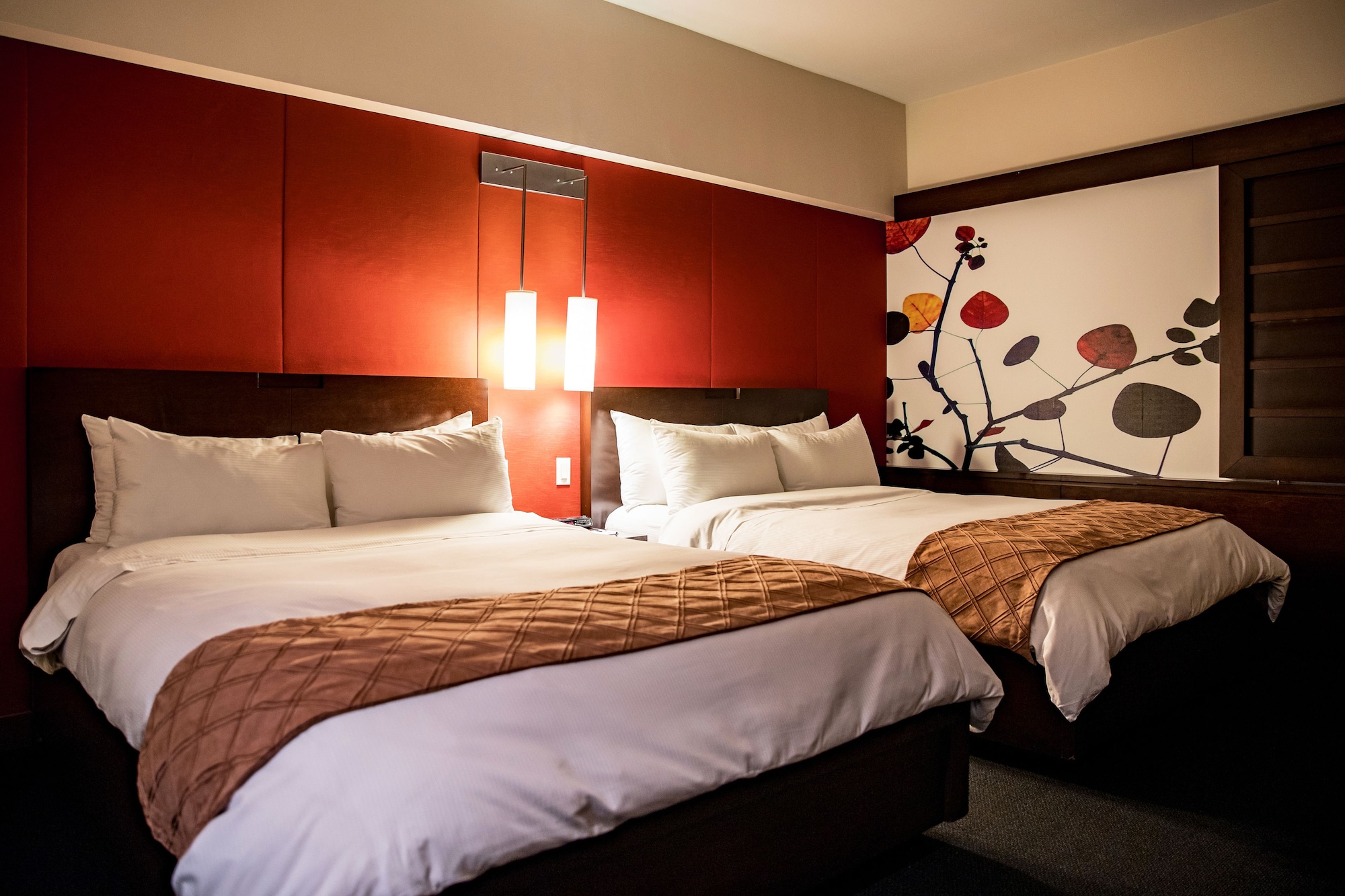 DELUXE, 2 QUEEN BEDS