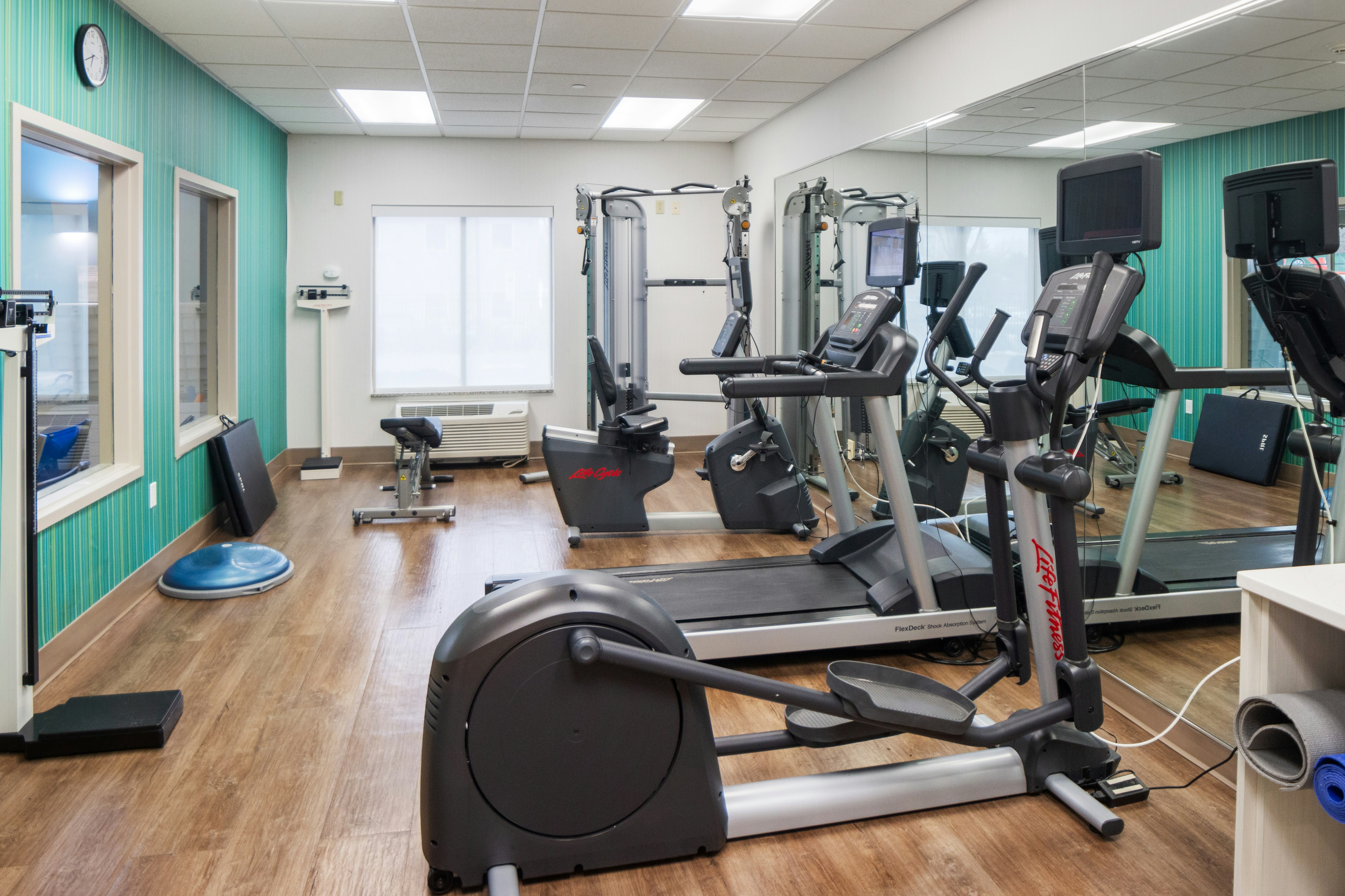 Holiday Inn Express Hotel & Suites Stroudsburg-Poconos 31/56