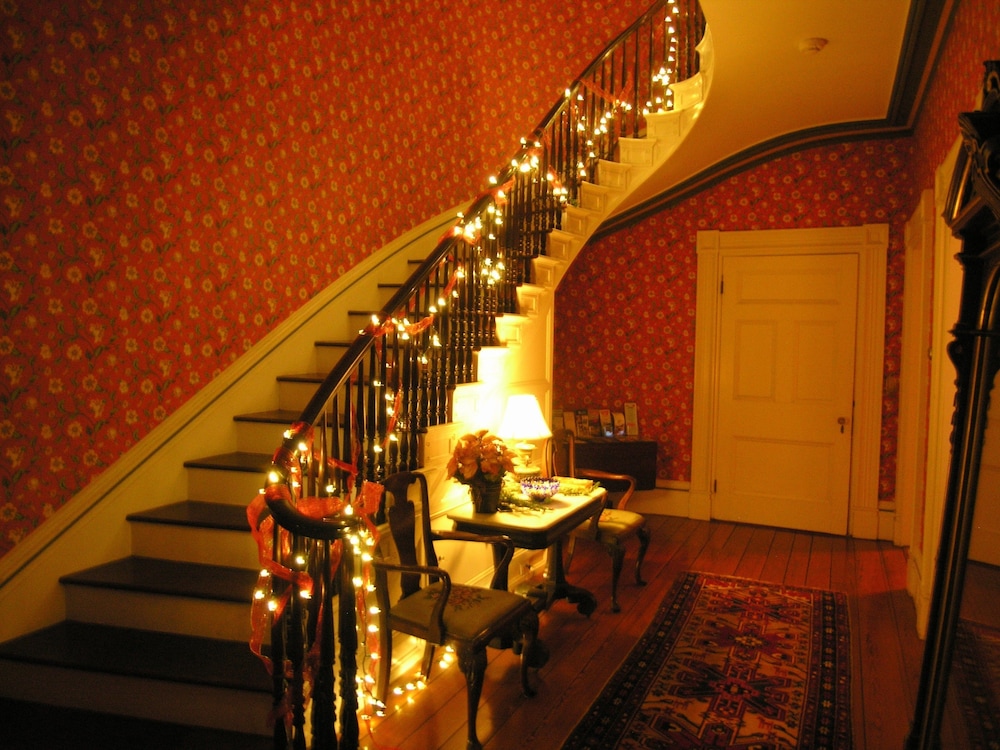 Delano Homestead Bed & Breakfast 47/64