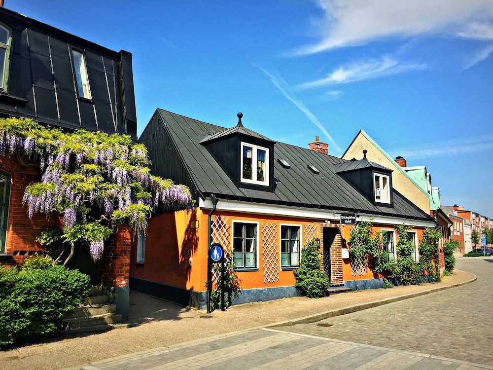 Hotell Bäckagården 2/50