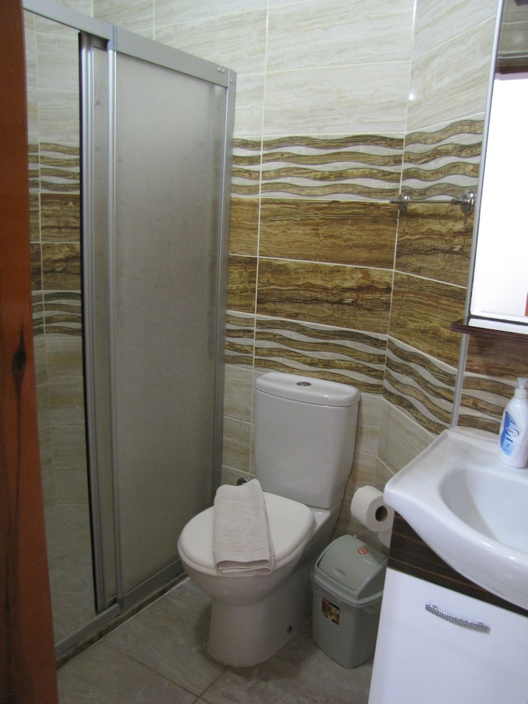 Ali Babas Guesthouse 33/42