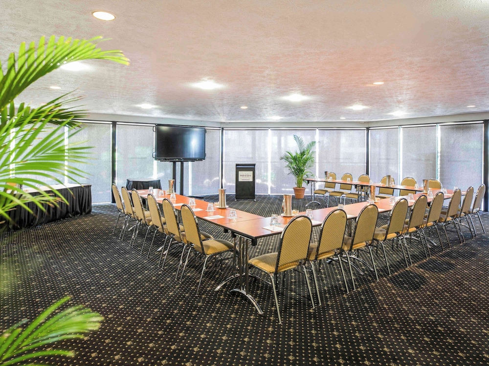 MERCURE TOWNSVILLE 53/61