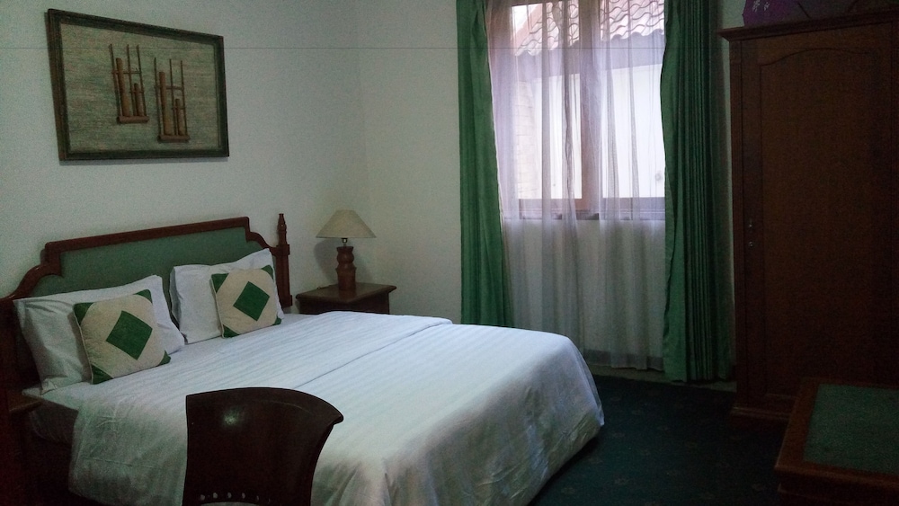 Hotel O Bandung near Stadion Siliwangi formerly The Ethnic Hotel Bandung 19/79