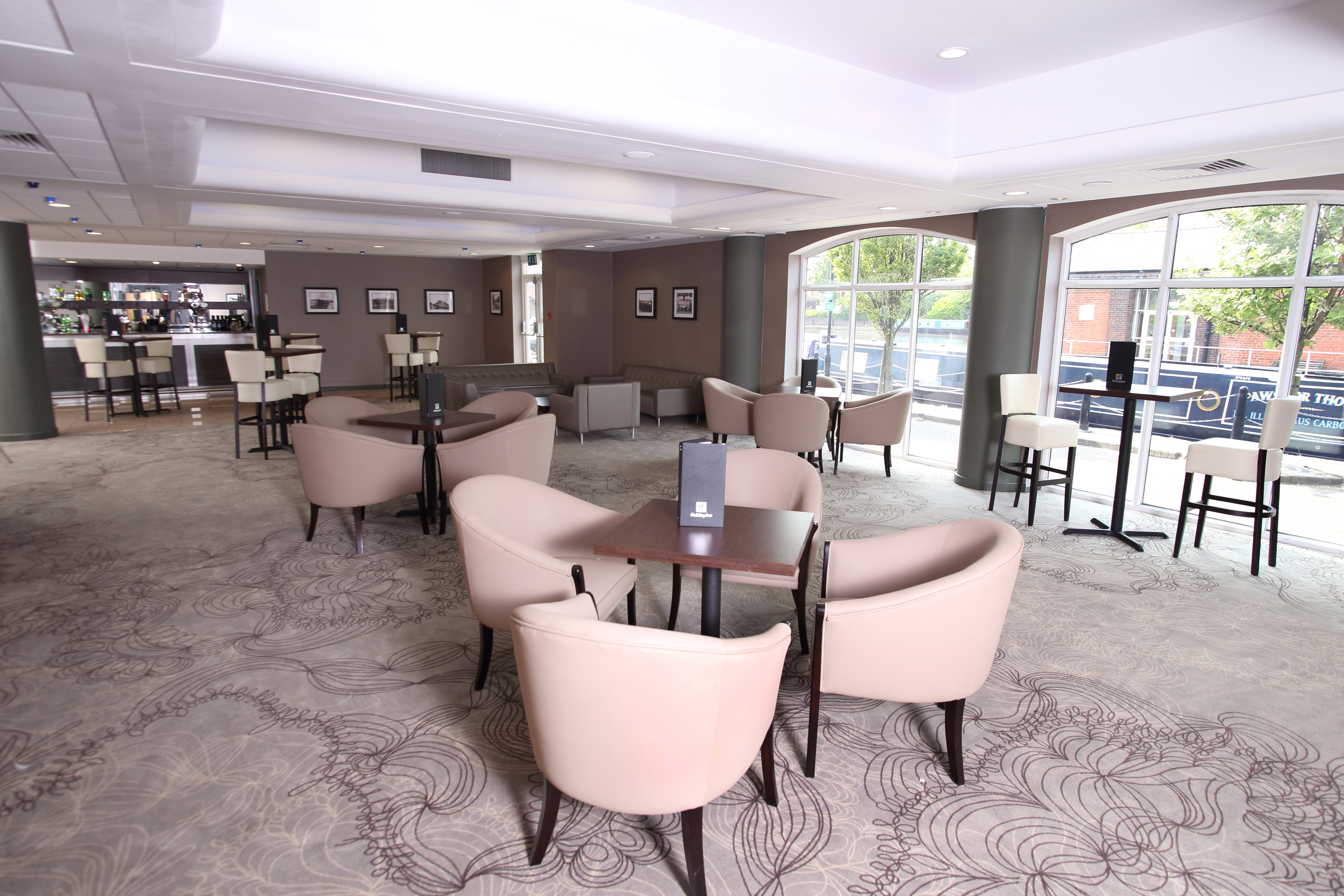 Holiday Inn Ellesmere Port Cheshire Oaks 11/48