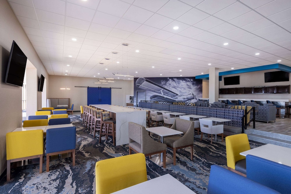 Hawthorn Suites by Wyndham Wichita Airport 32/44