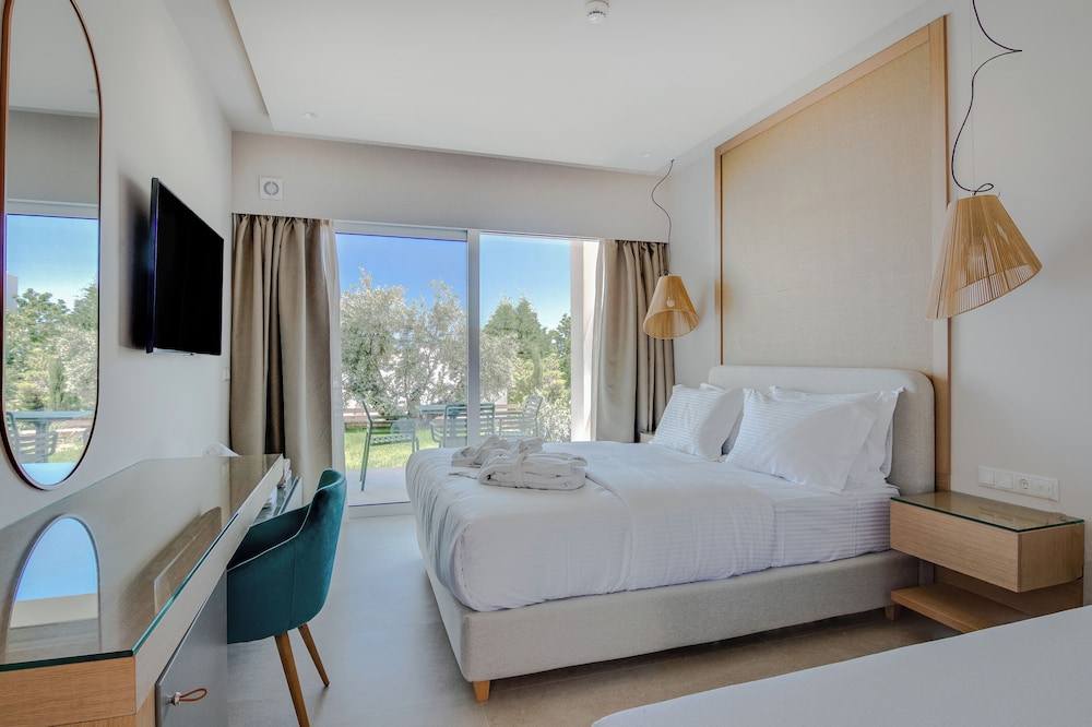 Colonides Beach Hotel 21/74
