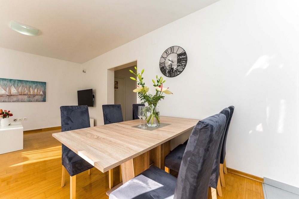 Summer Breeze Apartments 27/45