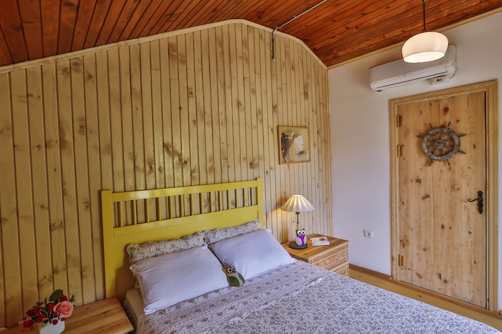 Tranquilla River Lodge - Adults Only 20/50