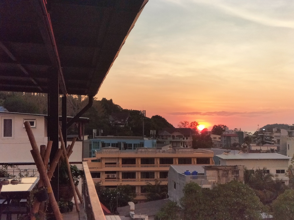 Kata Beach Studio Service Apartment 6/50