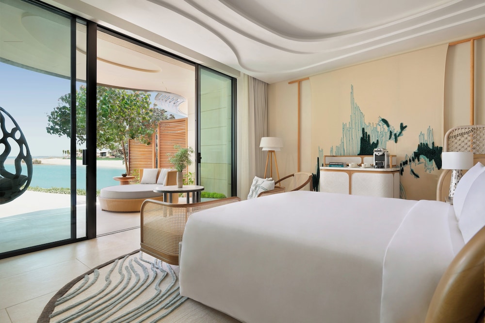 1 Bedroom, Suite, King Bed, Beach Front