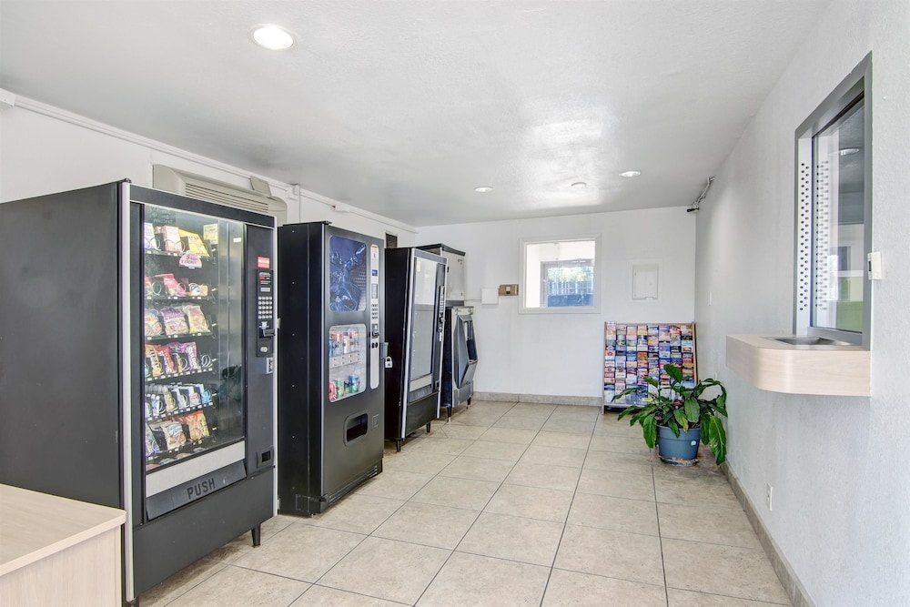 Studio6 Grand Prairie, TX 41/60