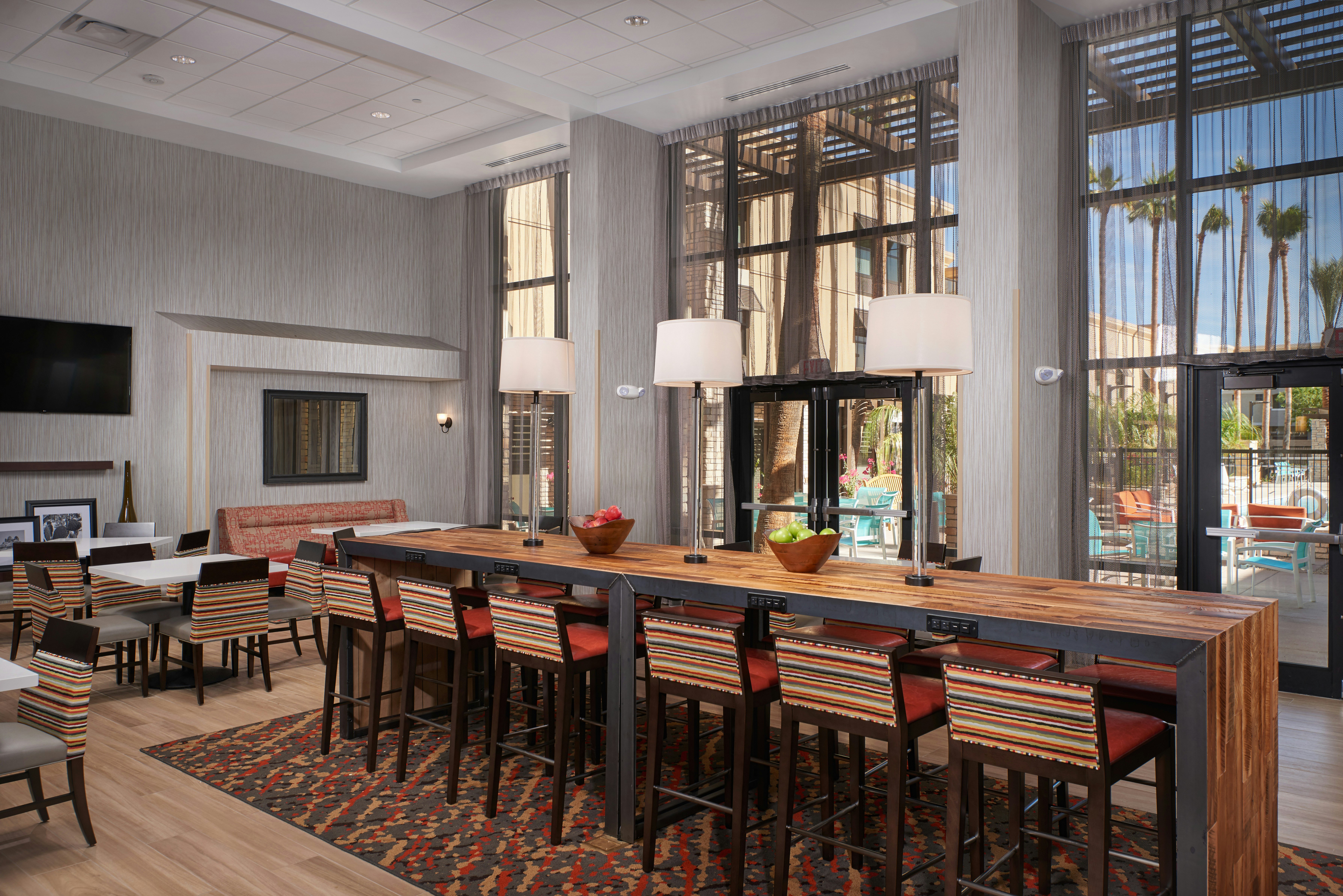 Hampton Inn & Suites Scottsdale On Shea Blvd 13/25