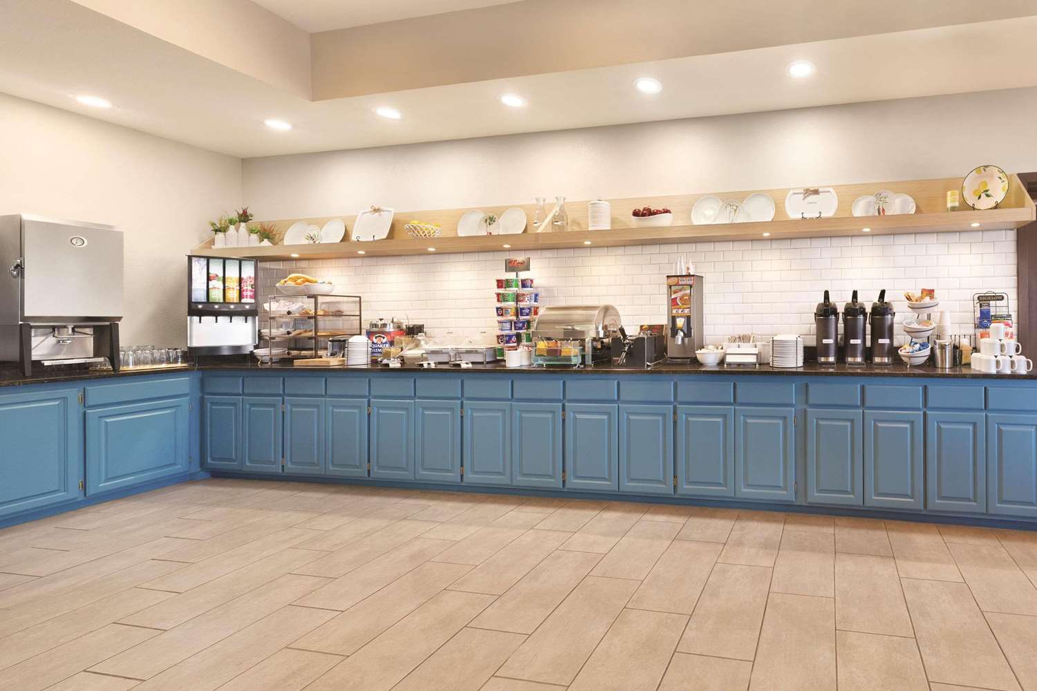 Country Inn & Suites by Radisson, Billings, MT 25/34