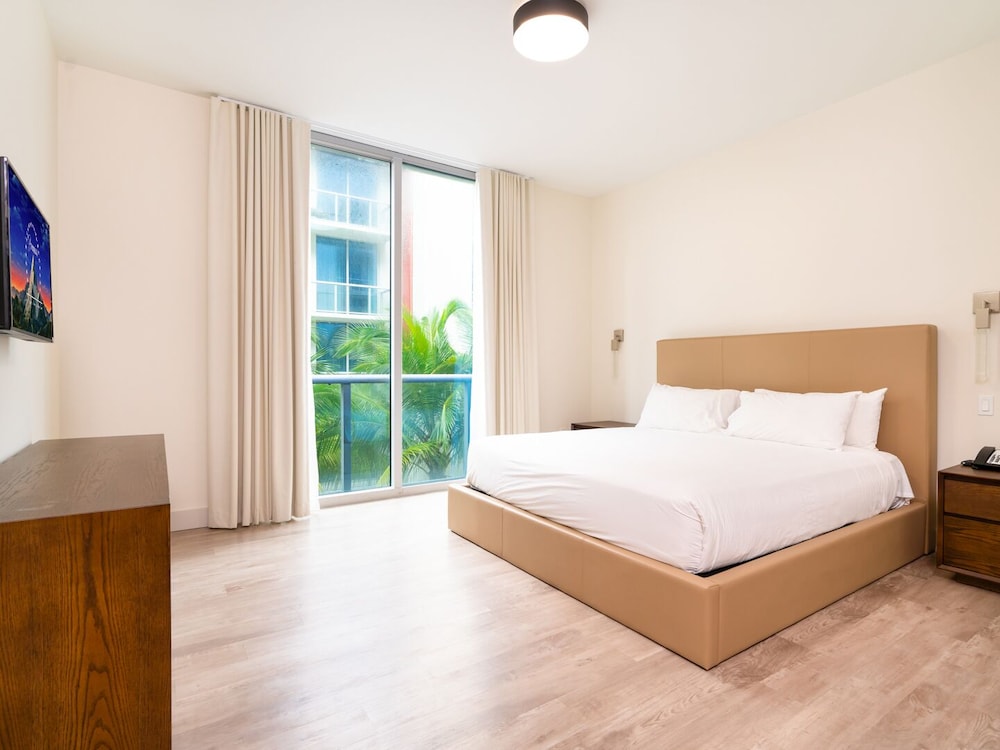 CONDO, DELUXE, KITCHEN