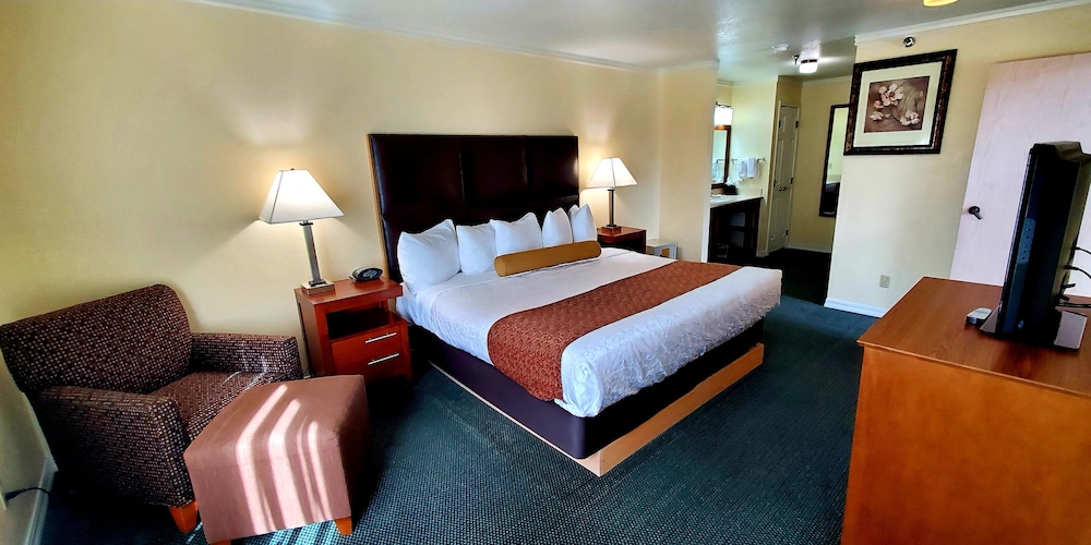 Best Western Plus Northwoods Inn 20/80