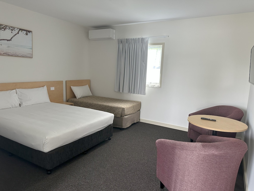 DELUXE, SUITE