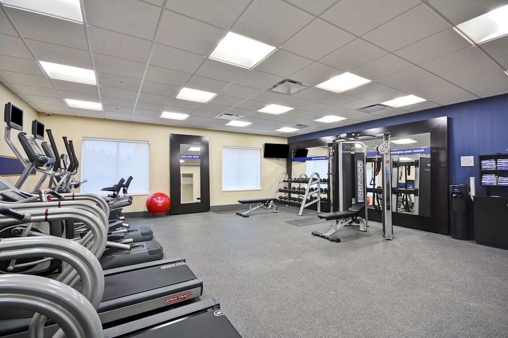Hampton Inn Livonia Detroit 16/30