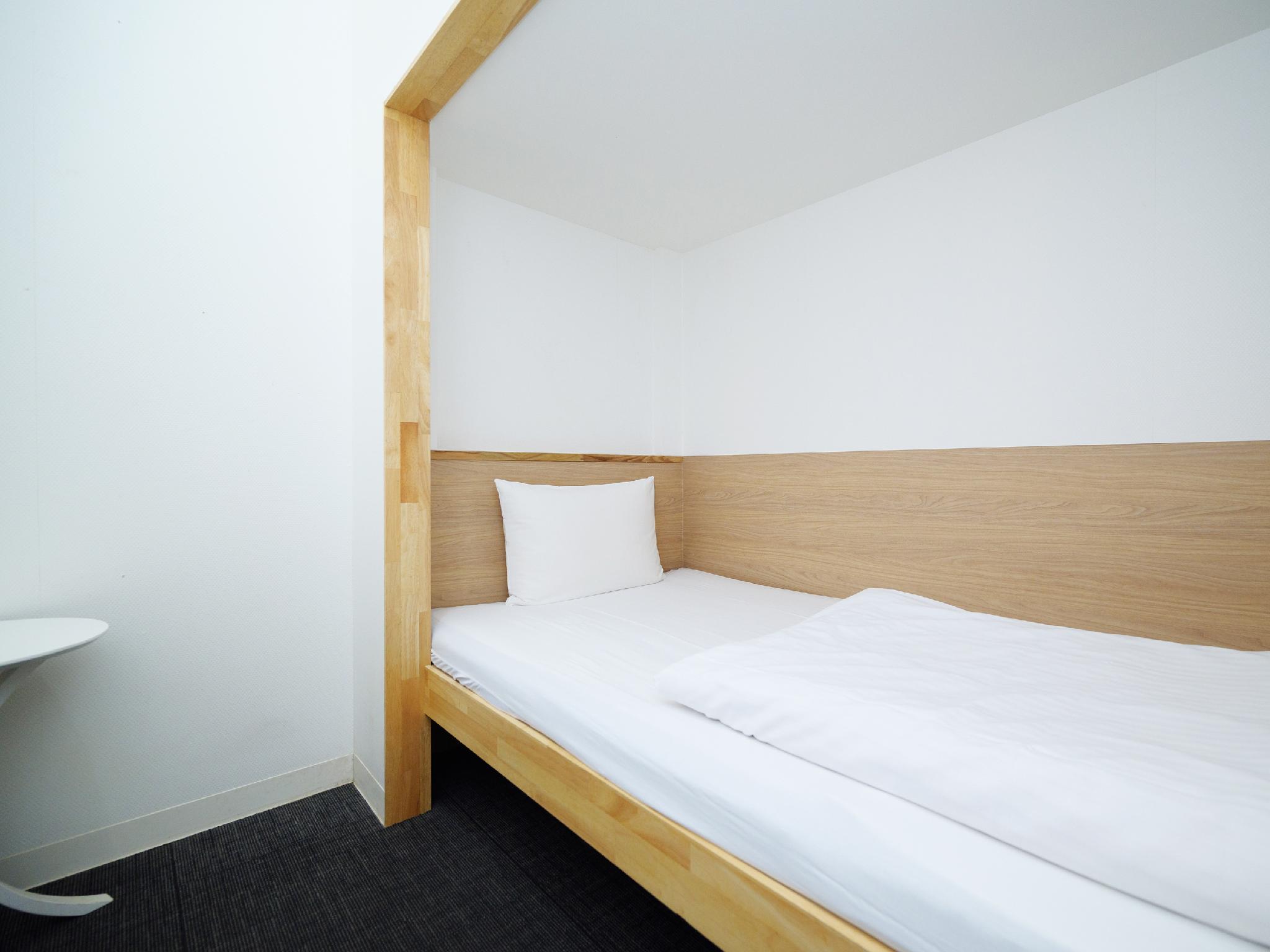 Lower, Single, Double Bed