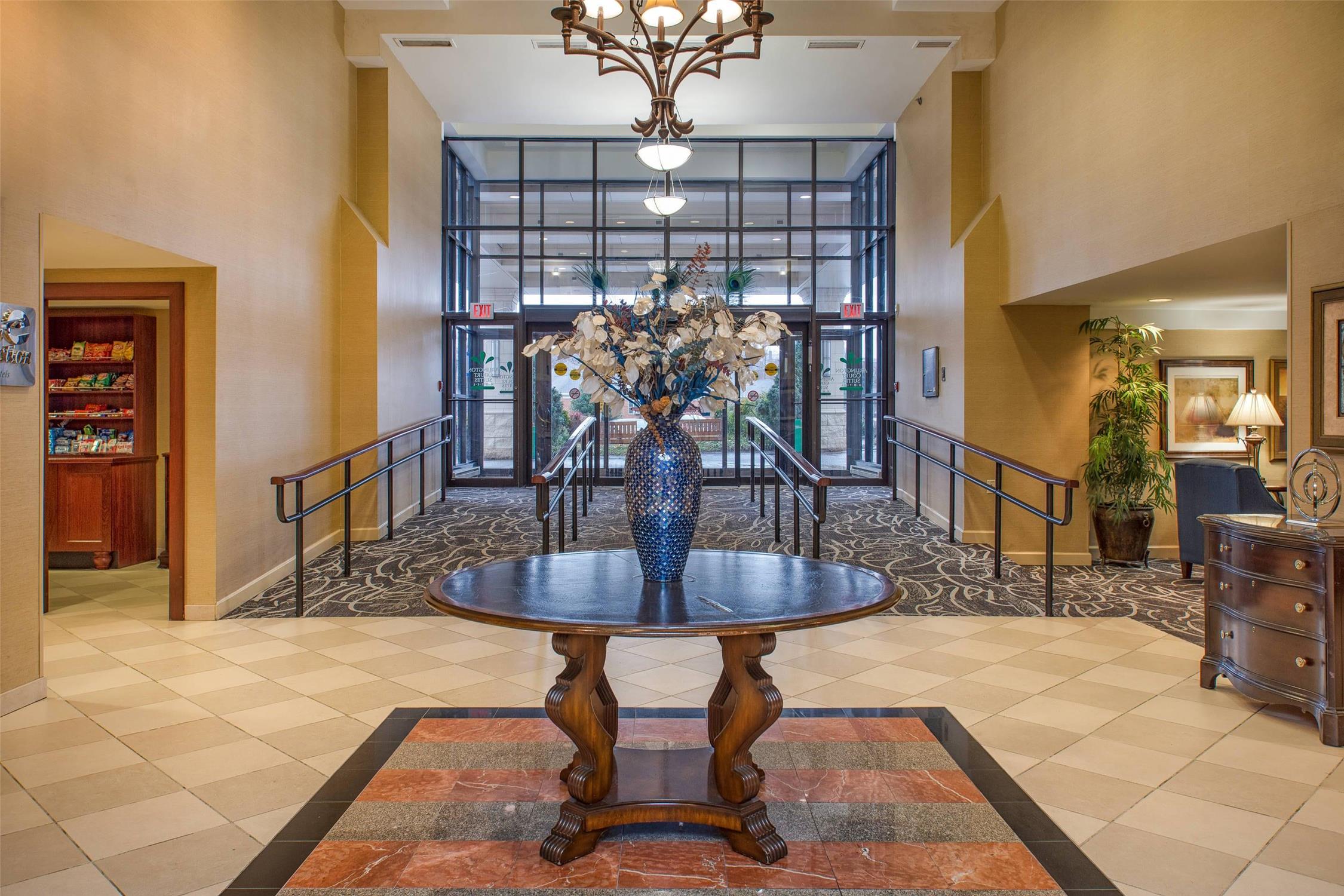 Clarion Collection Hotel Arlington Court Suites 4/28