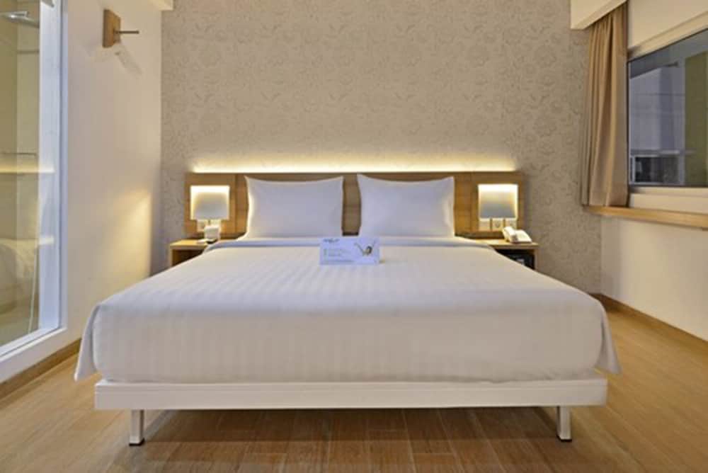 Whiz Prime Hotel Basuki Rahmat Malang 14/34