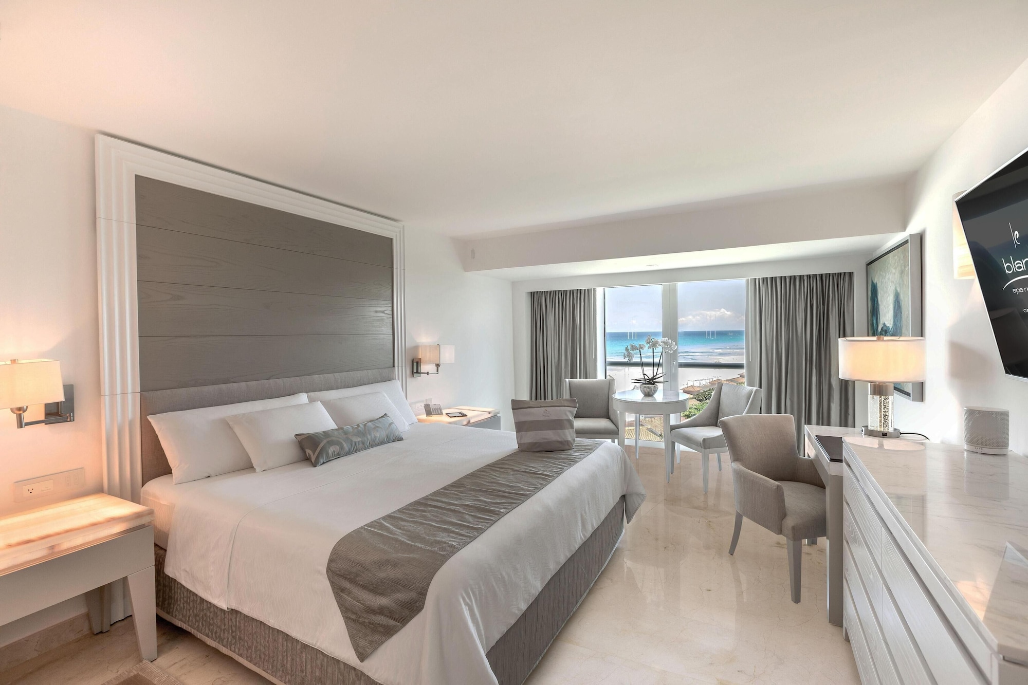 ROYAL, PRESIDENTIAL, SUITE