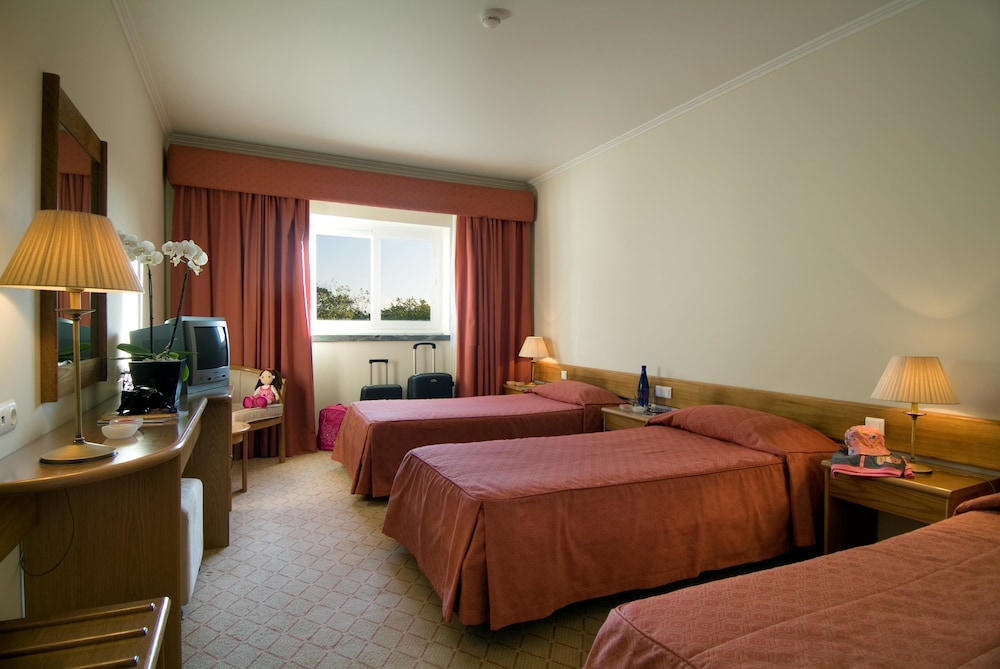 ROOM, TRIPLE