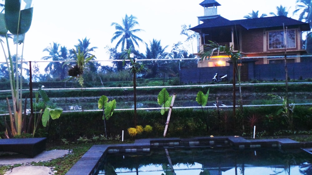 Villa Kemuning 34/40
